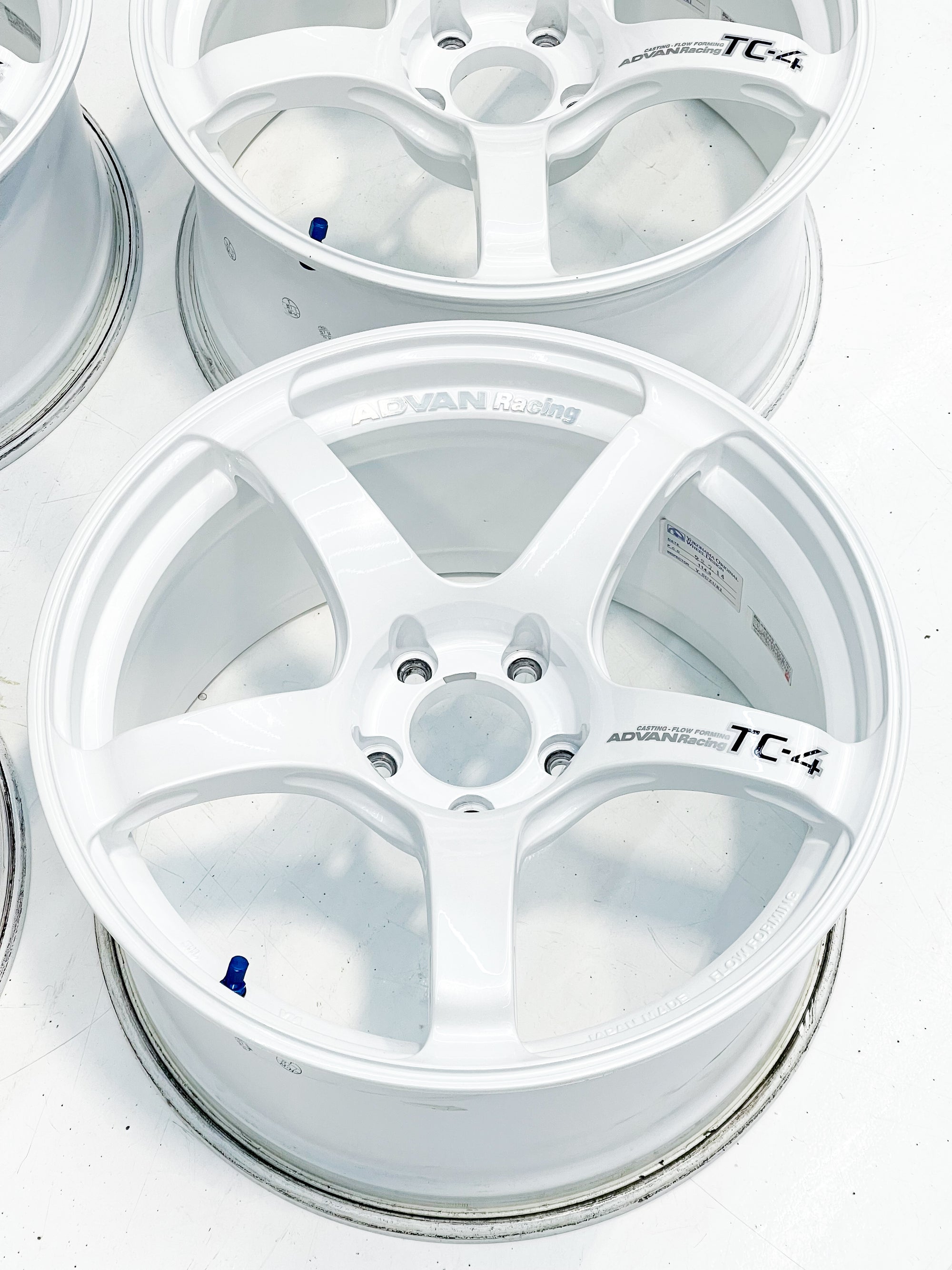 USED ADVAN RACING TC-4 18X9.5 +35 5X114.3 WMR