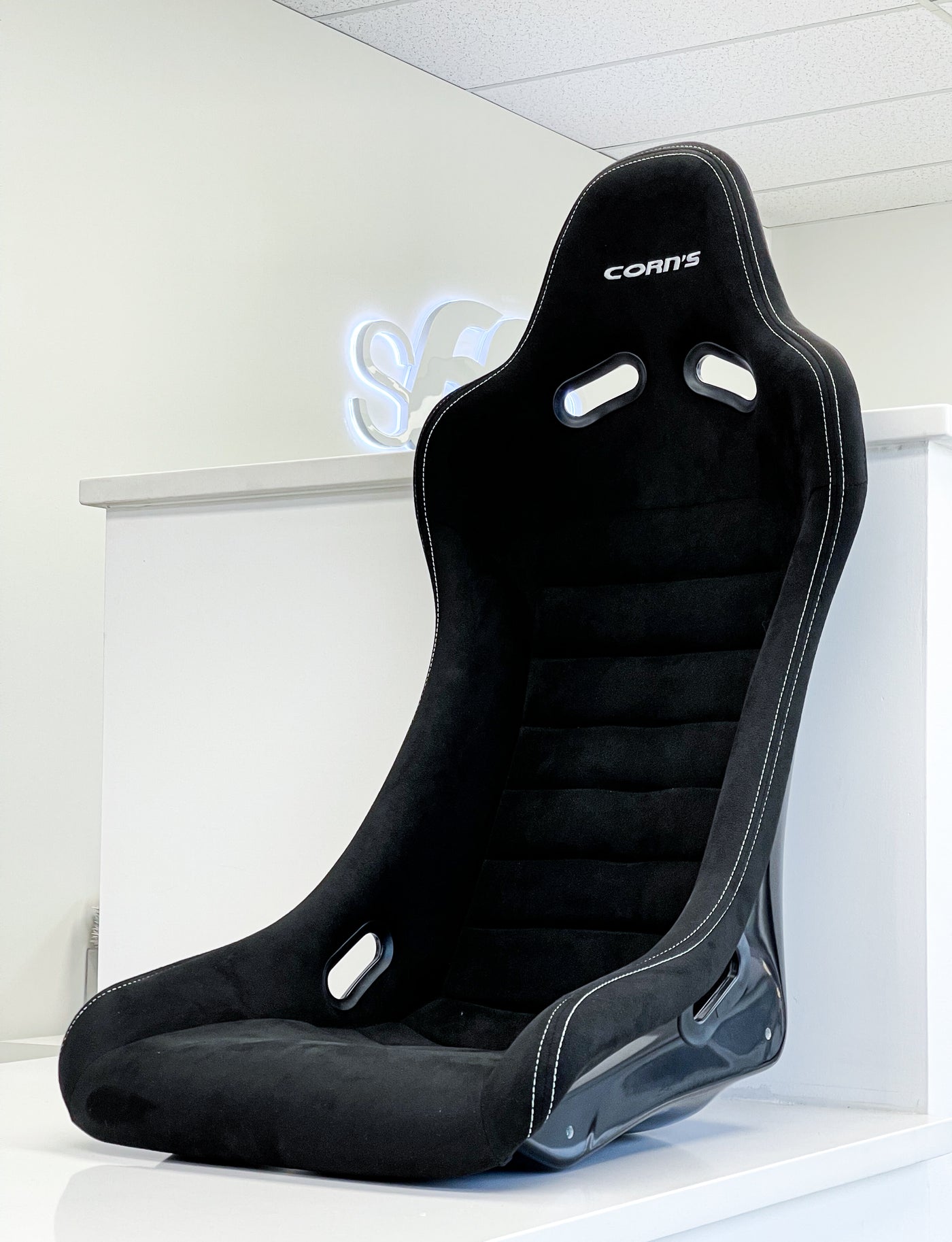 CAR MAKE CORN’S BUCKET SEAT DEMO