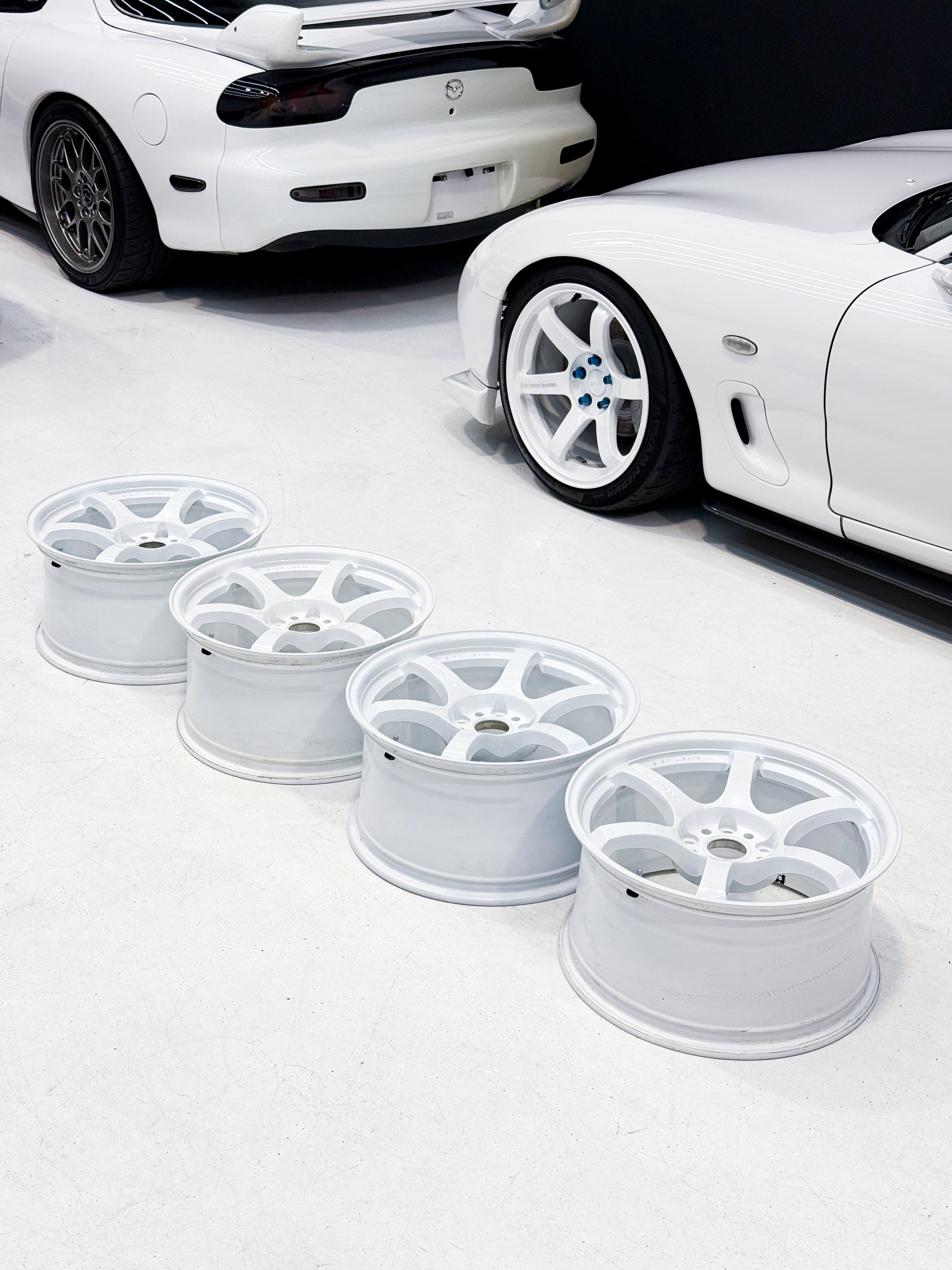 PRE-OWNED GRAM LIGHTS 57DR 18X9.5 +38 5X120 CPP