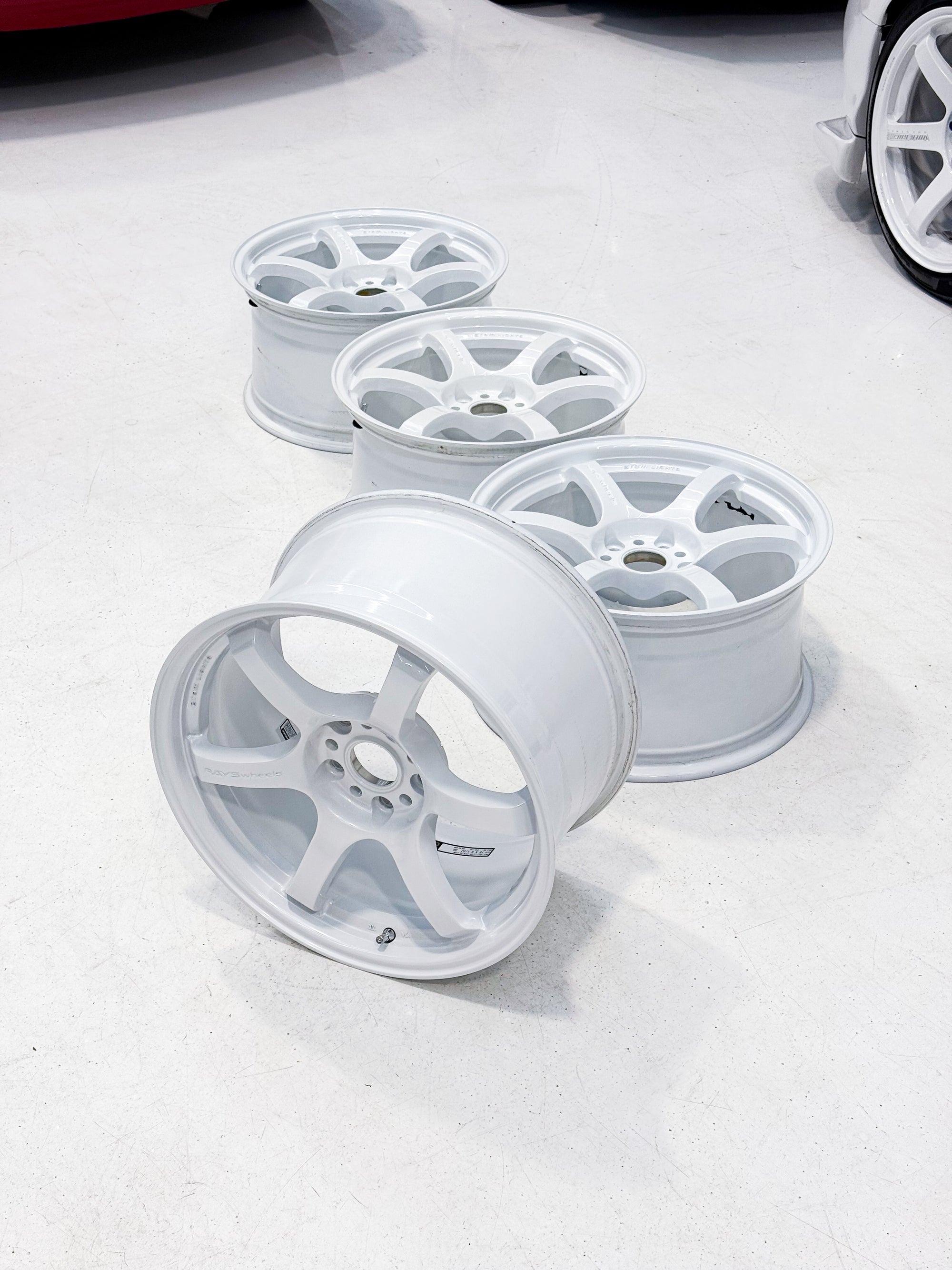 PRE-OWNED GRAM LIGHTS 57DR 18X9.5 +38 5X120 CPP