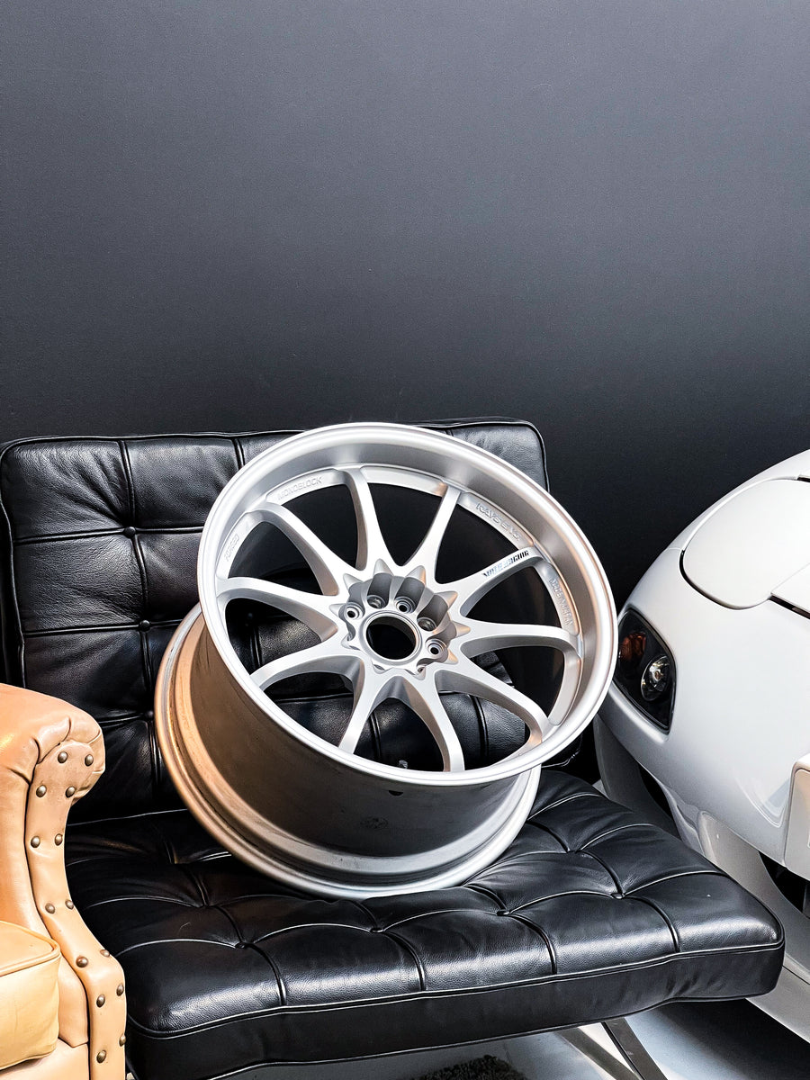 VOLK RACING CE28SL 18X10.5 +15 5X114.3 FS