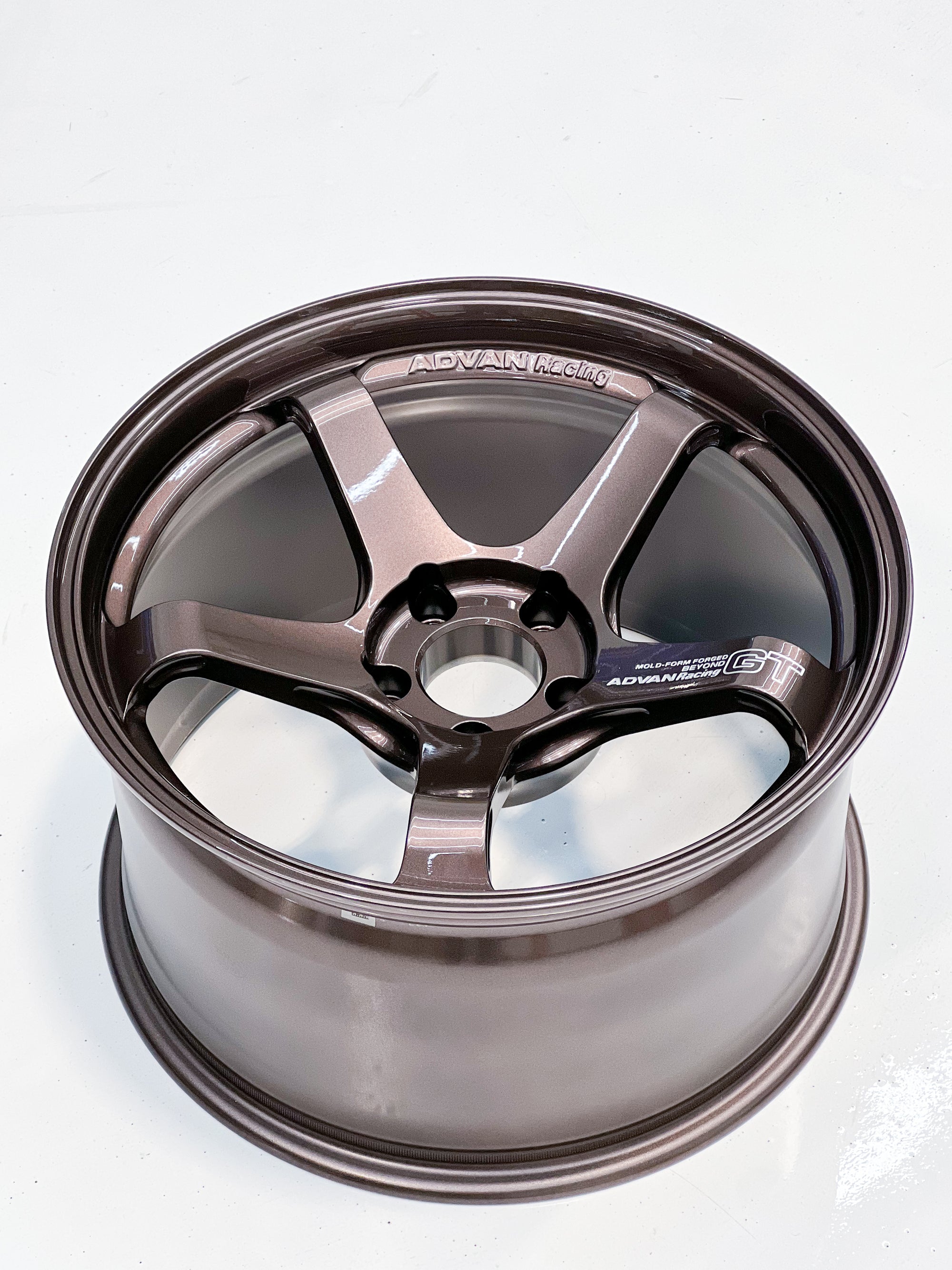 ADVAN RACING GT BEYONG 18X10.5 +15 5X114.3 RCB