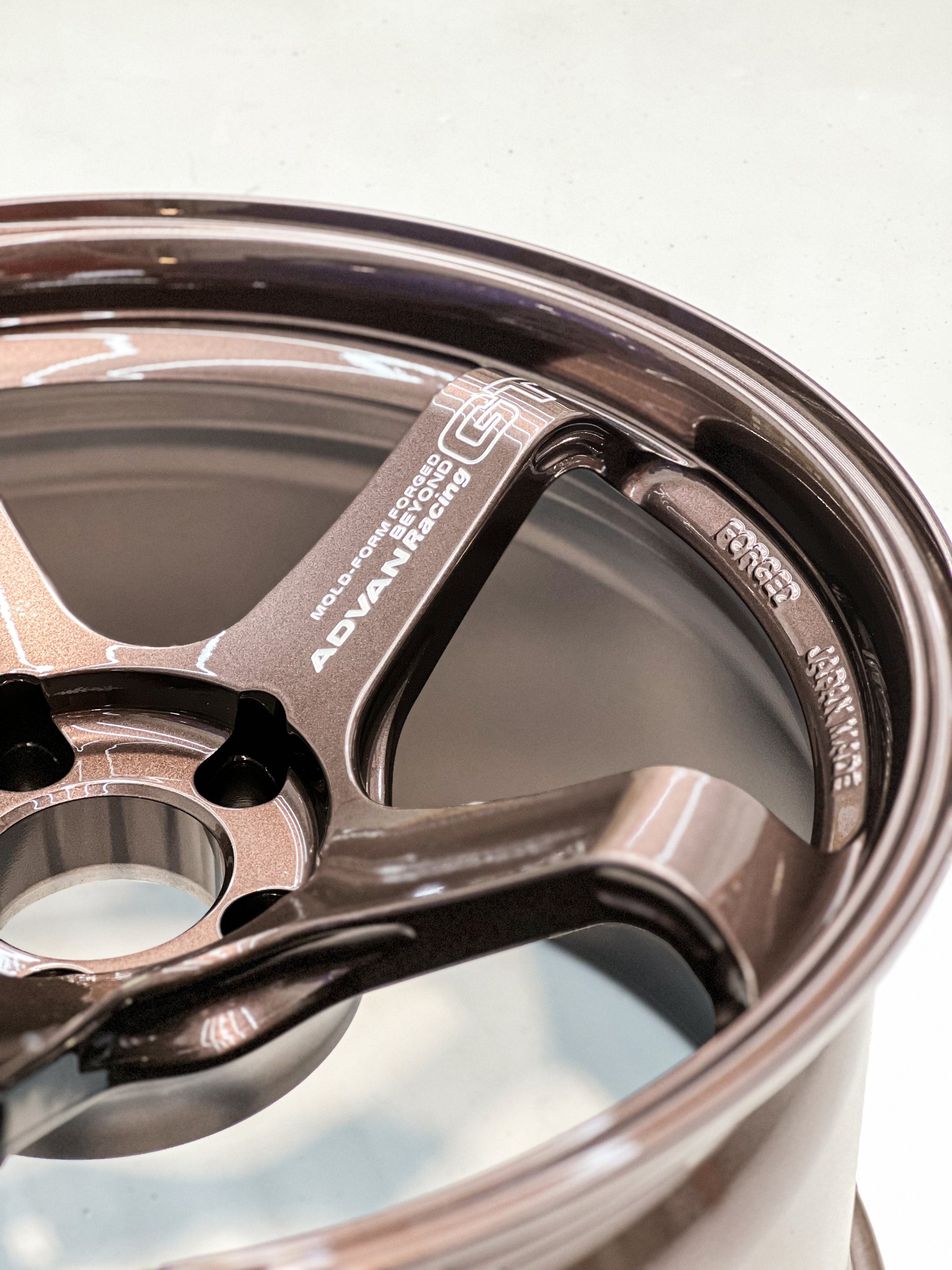 ADVAN RACING GT BEYONG 18X10.5 +15 5X114.3 RCB